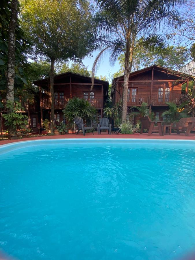 El Pindo Iguazu Aparthotel Puerto Iguazu Exterior photo